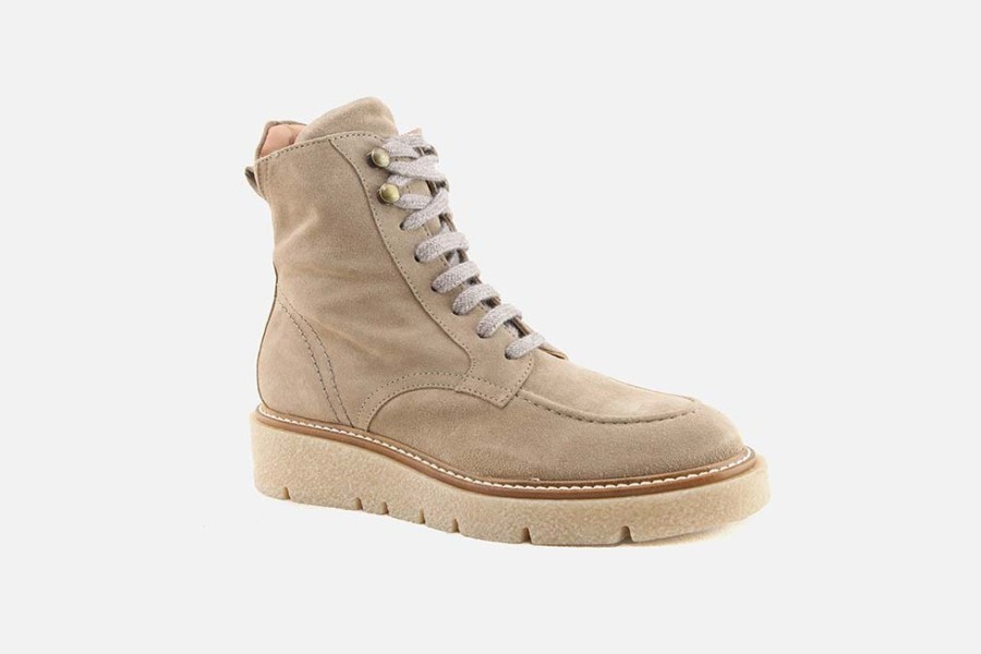 Women Weekend | Weekend - Welcome Sandy Lace-Up Boots On Labotte