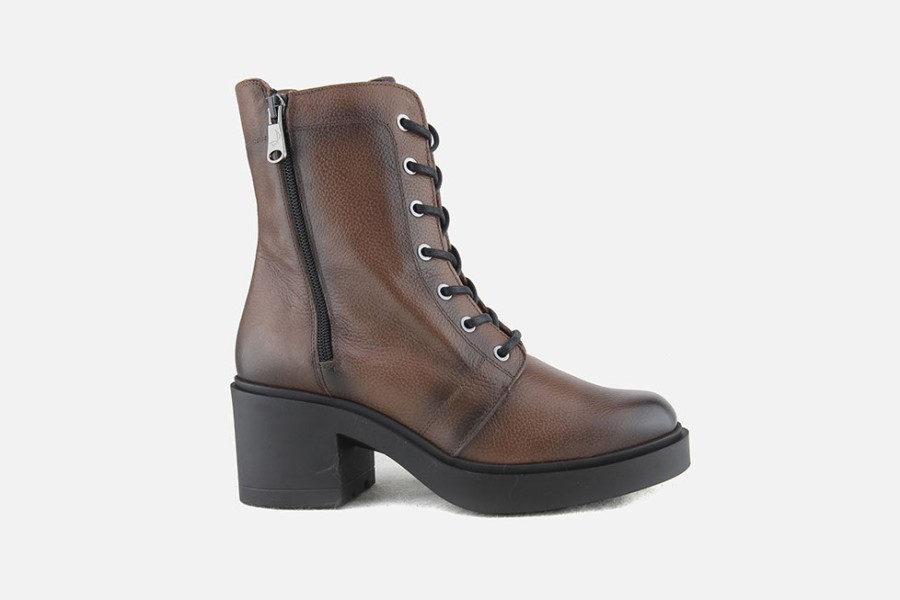 Women Paula Urban | Paula Urban - Monceau Brown Vintage Lace-Up Boots On Labotte